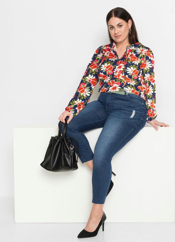 Outlet - Blusa com Amarração no Decote Floral Azul 6