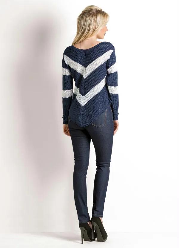 Janine - Blusa com Barra Assimétrica Marinho e Branca 4