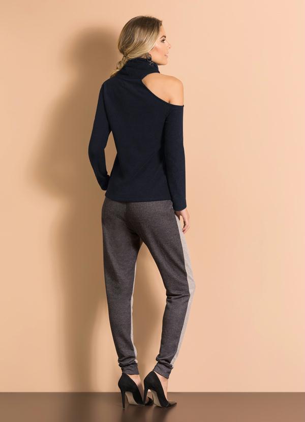 Quintess - Blusa com Gola Alta e Ombro Vazado Preta 9