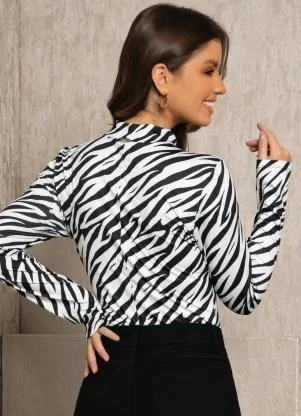 Quintess - Blusa com Gola Alta Zebra e Mangas Longas - QUINTESS