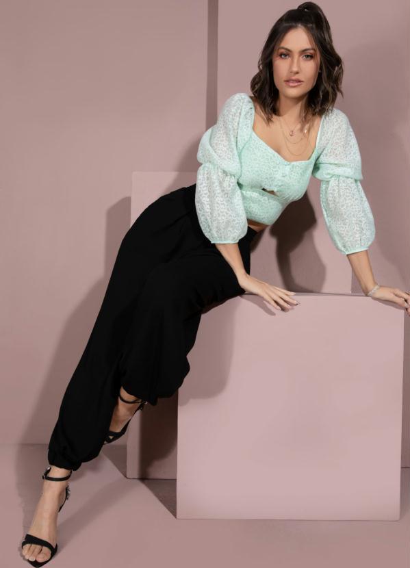 Outlet - Blusa Devorê Verde com Mangas Levemente Bufantes 4