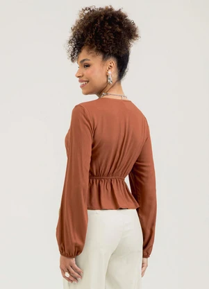 Cativa - Blusa em Viscose Marrom - CATIVA