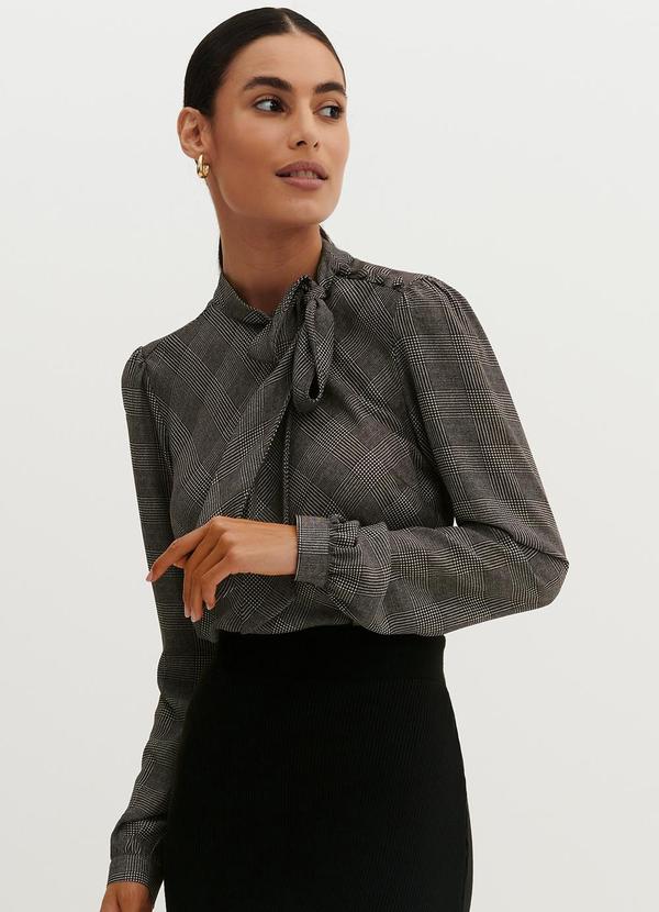 Principessa - Blusa Estampada Xadrez com Gola Laço Geraldine Cinza