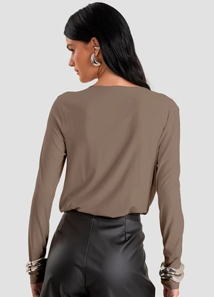 Dianna - Blusa Feminina Degagê em Malha de Viscose Marrom - DIANNA