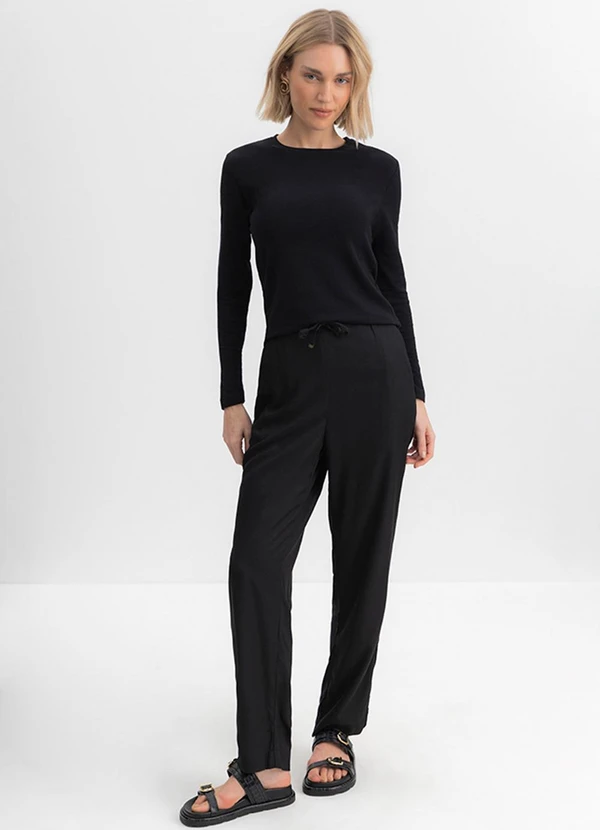 Essendi - Blusa Feminina em Malha Térmica Preto 3