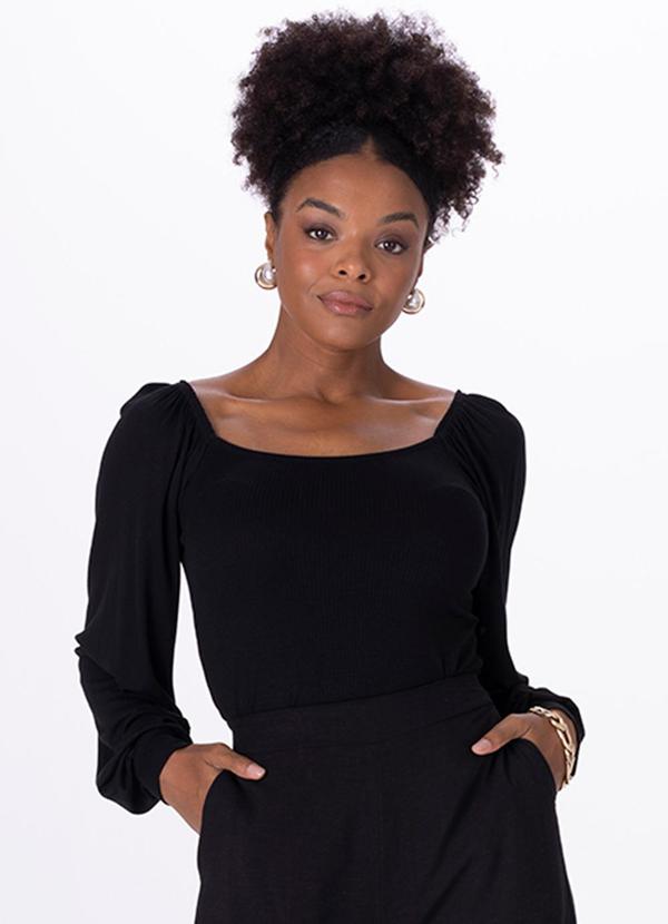 Malwee - Blusa Feminina em Viscose Canelada Preto