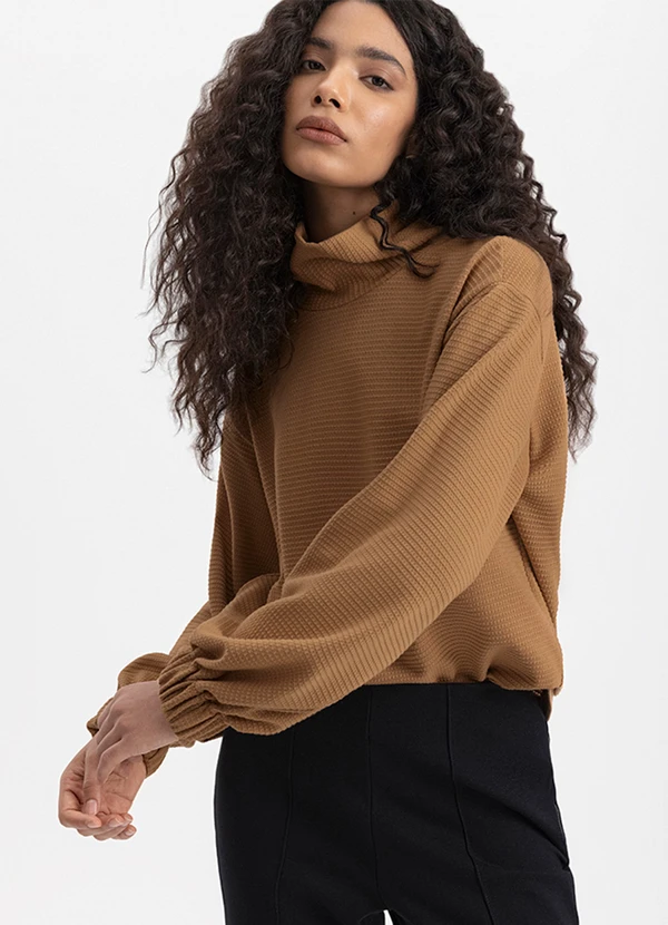 Essendi - Blusa Feminina Gola Alta Marrom 5