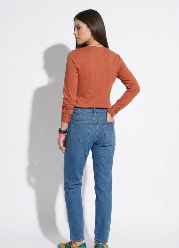 Bimini - Blusa Ferrugem em Viscose Plana 9