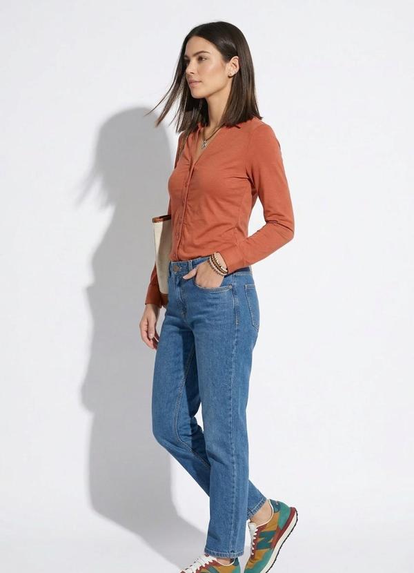 Bimini - Blusa Ferrugem em Viscose Plana 4