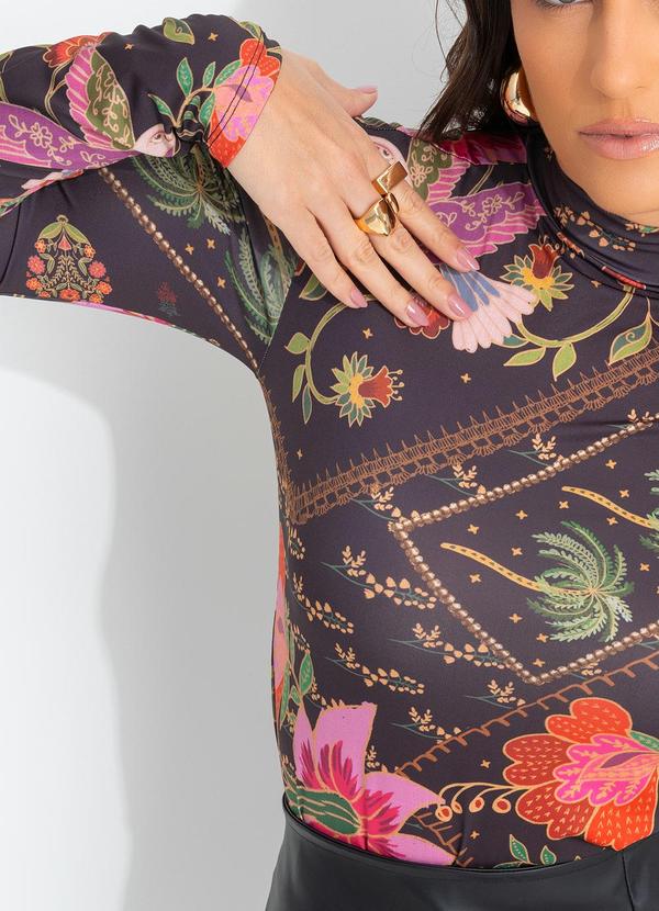 Quintess - Blusa Floral Folk em Malha Fria 6
