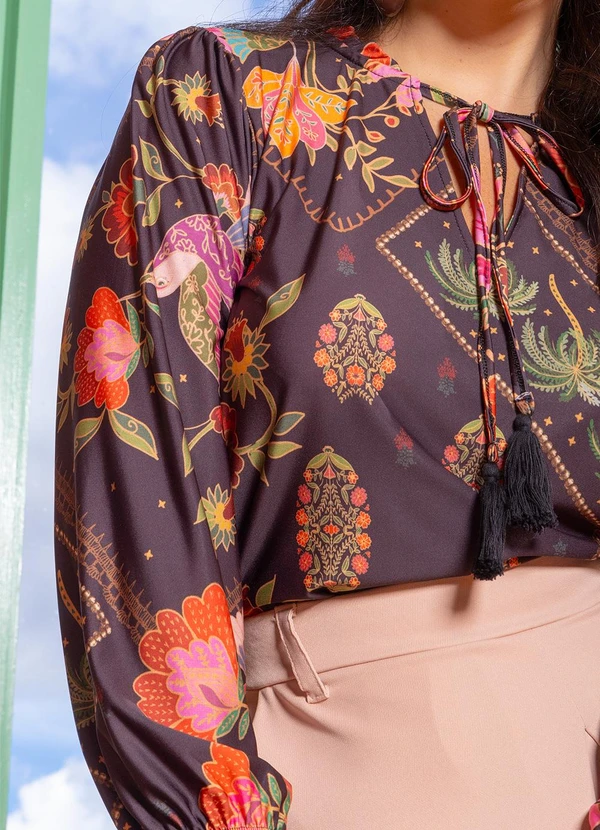 Quintess - Blusa Floral Folk em Malha Fria