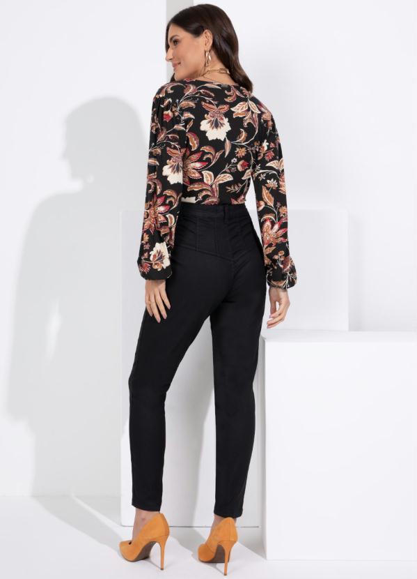 Outlet - Blusa Floral Folk Mangas Longas e Laço Costas 4