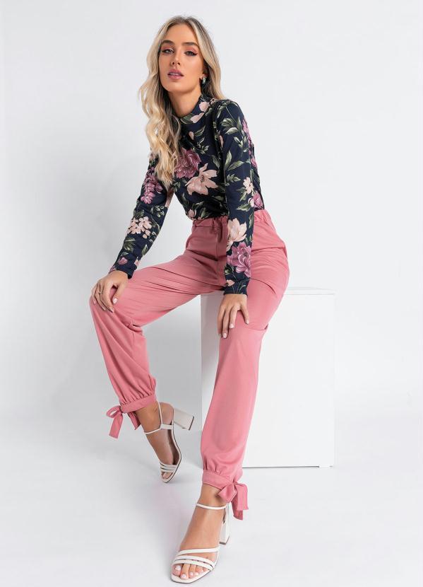 Queima Estoque - Blusa Floral Marinho com Gola 4