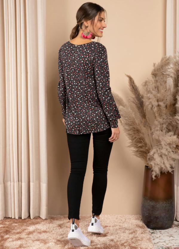 Quintess - Blusa Floral Preto Mullet com Mangas Longas 4