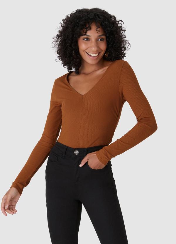 Malwee - Blusa Justa Canelada Marrom