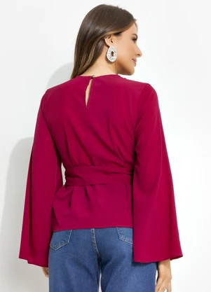 Quintess - Blusa Magenta em Crepe com Manga Flare e Faixa para Amarração - QUINTESS