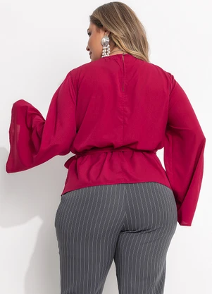 Quintess - Blusa Magenta em Crepe com Manga Flare e Faixa para Amarração - QUINTESS