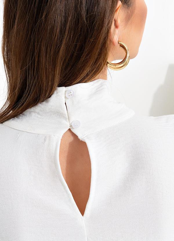 Quintess - Blusa Off White em Crepe Plano 14