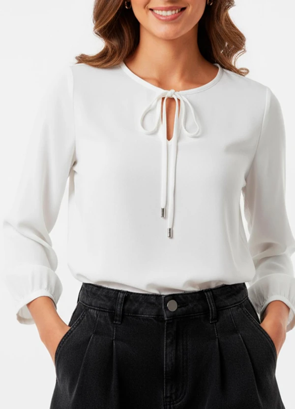 Quintess - Blusa Off White em Tecido Plano