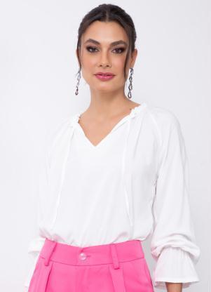 Blusa (Off White) em Viscose Plana com Amarrao
