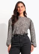 Blusa (pincelado abstrato) em malha plissada