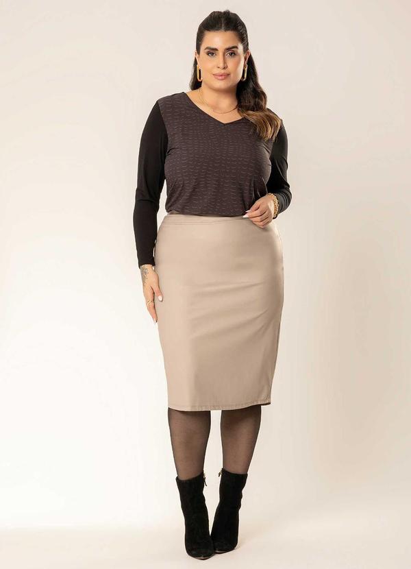 Cativa - Blusa Plus Size de Manga Comprida Bege 2