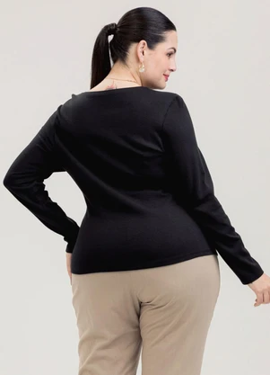 Cativa - Blusa Plus Size em Canelado Preto - CATIVA