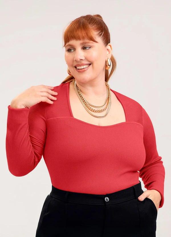 Cativa - Blusa Plus Size em Canelado Vermelho