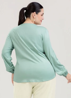 Cativa - Blusa Plus Size em Viscose Verde Claro - CATIVA