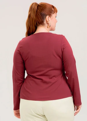 Cativa - Blusa Plus Size em Tecido Texturizado Vermelho Escuro - CATIVA