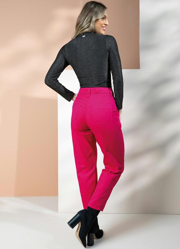 Quintess - Blusa Preta com Fio de Brilho 4