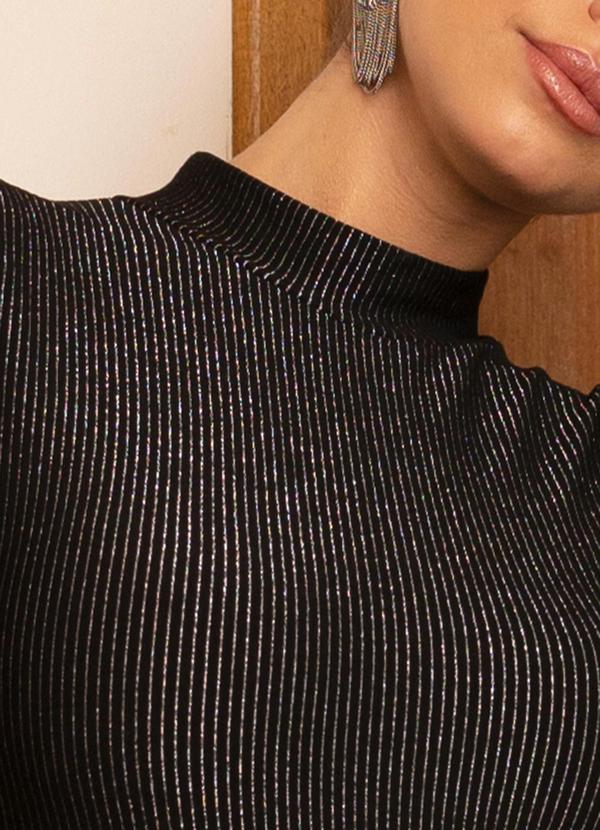 Quintess - Blusa Preta com Fio de Brilho 9