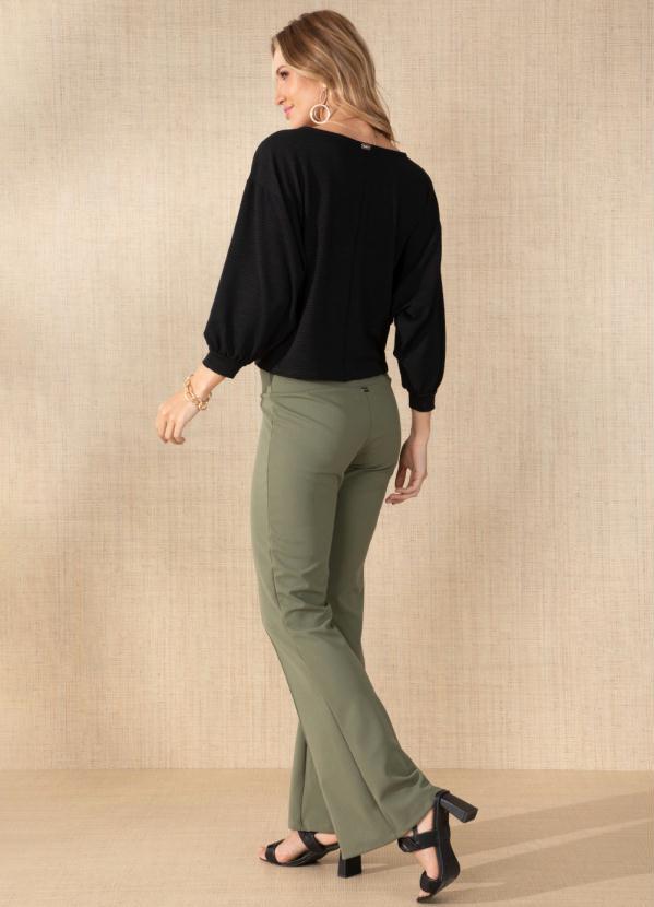 Quintess - Blusa Preta com Manga Morcego 4