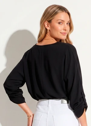 Quintess - Blusa Preta em Crepe Plano - QUINTESS