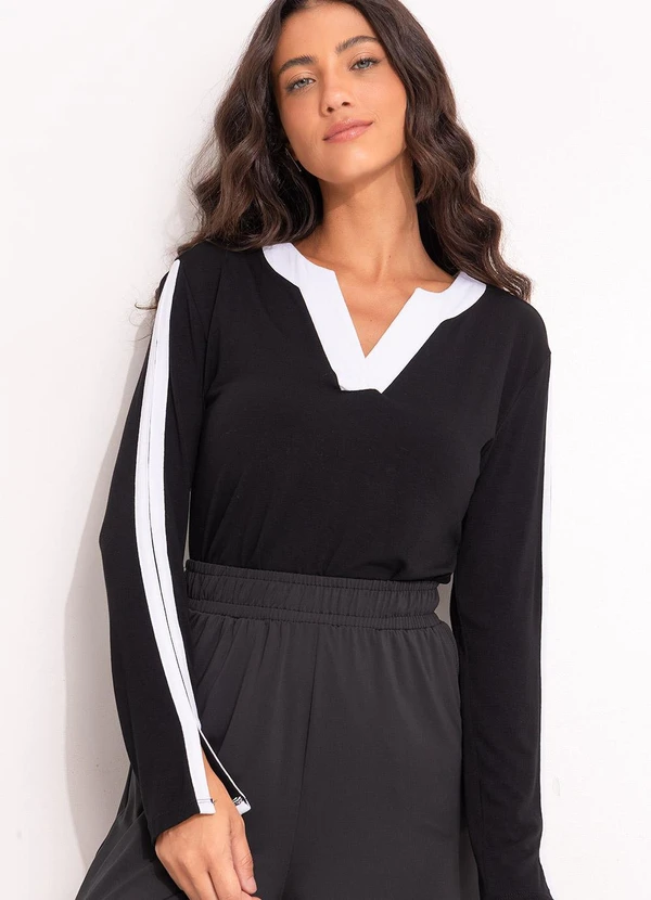 Quintess - Blusa Preta em Malha de Viscose