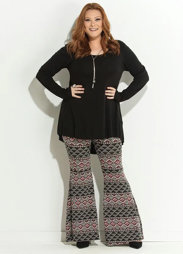 Quintess - Blusa Preta Modelo Mullet com Mangas Longas 9