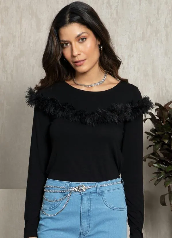 Quintess - Blusa Preto com Detalhe em Plumas Frontal
