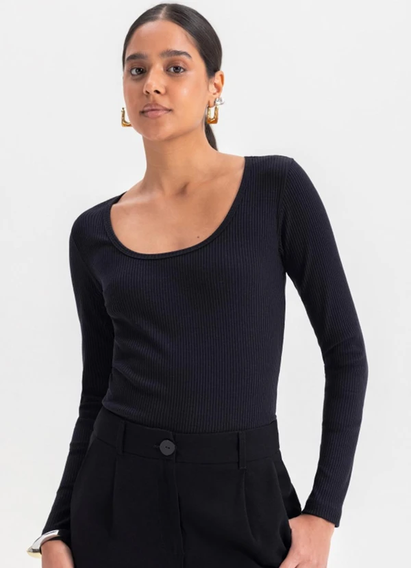 Essendi - Blusa Ribana Feminina em Malha Preto