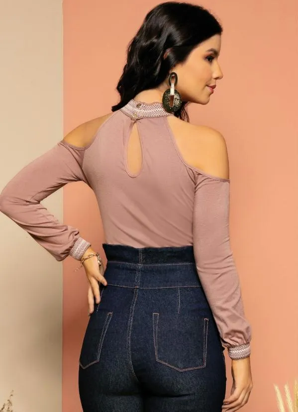 Quintess - Blusa Rosê Gola Alta com Ombros a Mostra 2