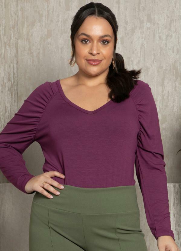 Quintess - Blusa Roxa com Mangas Raglan Franzidas