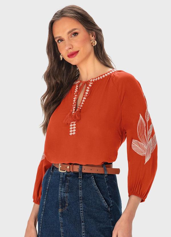 Malwee - Blusa Terracota Ampla com Bordado