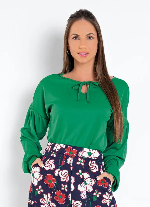 Moda Pop - Blusa Verde com Cava Deslocada
