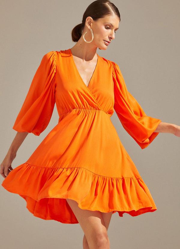 Linzzi - Vestido Curto em Viscose Laranja Escuro