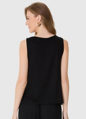 Malwee - Blusa Assimétrica com Torção Preto - MALWEE