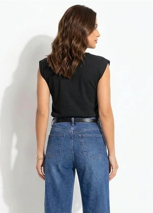 Quintess - Blusa Assimétrica Preta em Microflex - QUINTESS
