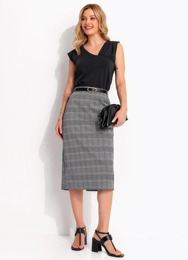 Quintess - Blusa Assimétrica Preta em Microflex com Detalhe Franzido 10