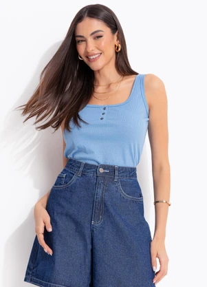 Quintess - Blusa Azul Claro em Malha Canelada - QUINTESS