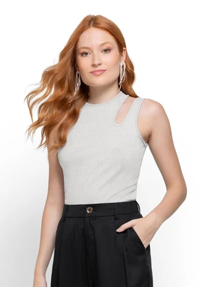 Enfim - Blusa Branca Justa Cut Out em Lurex - ENFIM