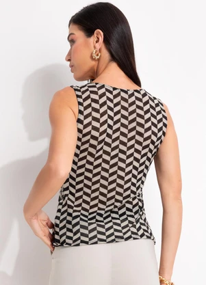 Quintess - Blusa Chevron em Malha Plissada - QUINTESS