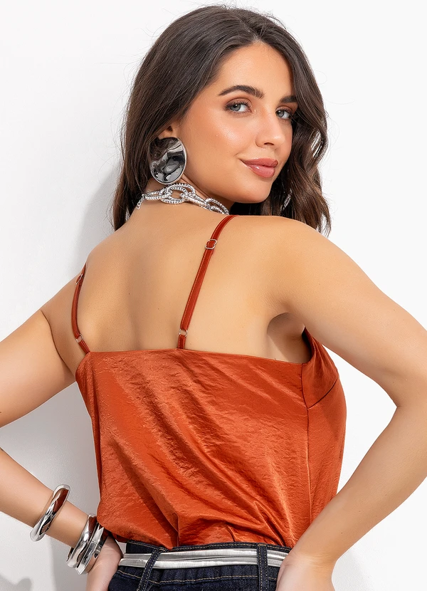 Quintess - Blusa Ferrugem em Tecido Acetinado 2